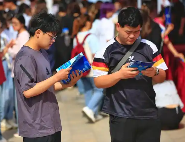 大學生要點關注定向拓崗和實踐崗位執行狀況實在提高崗位利用率 大學生要點關注定向拓崗和實踐崗位執行狀況實在提高崗位利用率